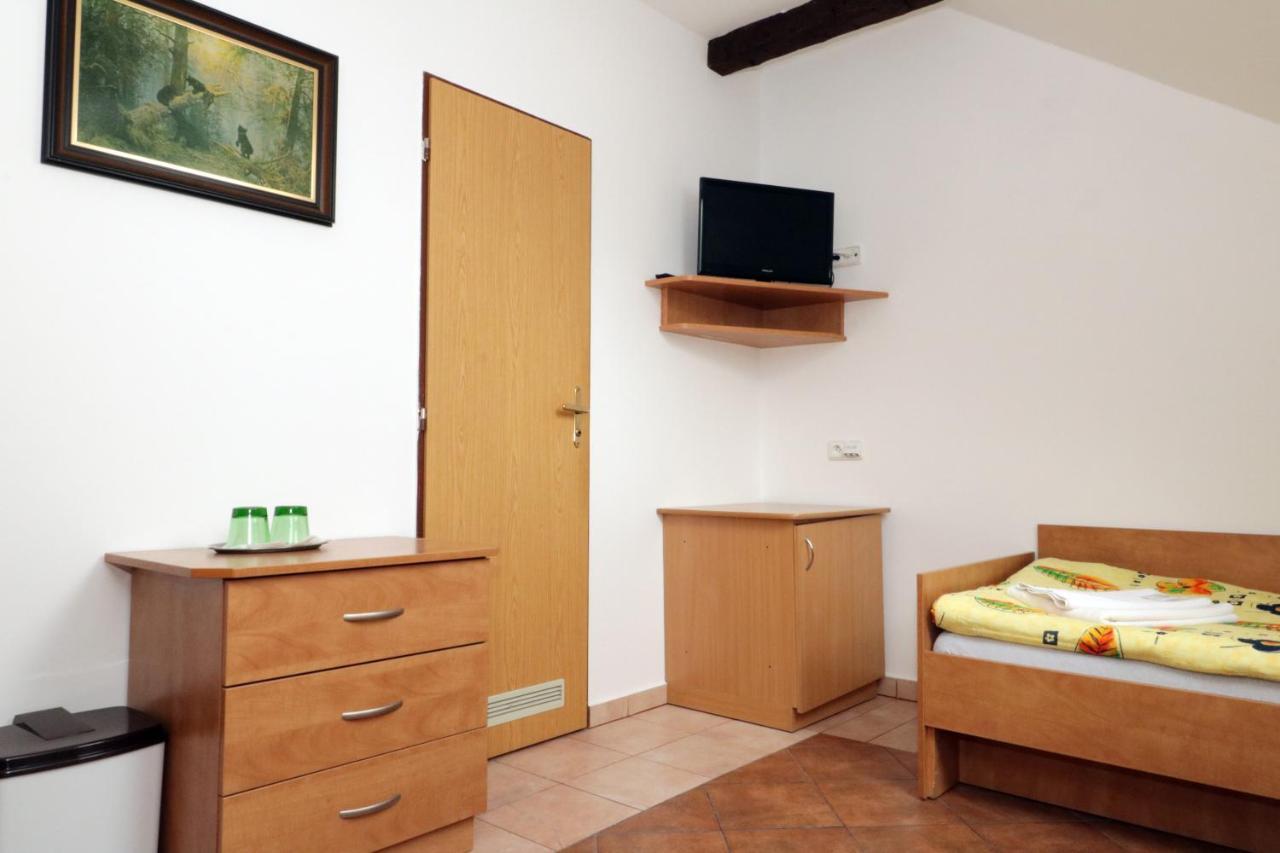 Penzion Hůrka Hotel Dolni Libchavy Bagian luar foto