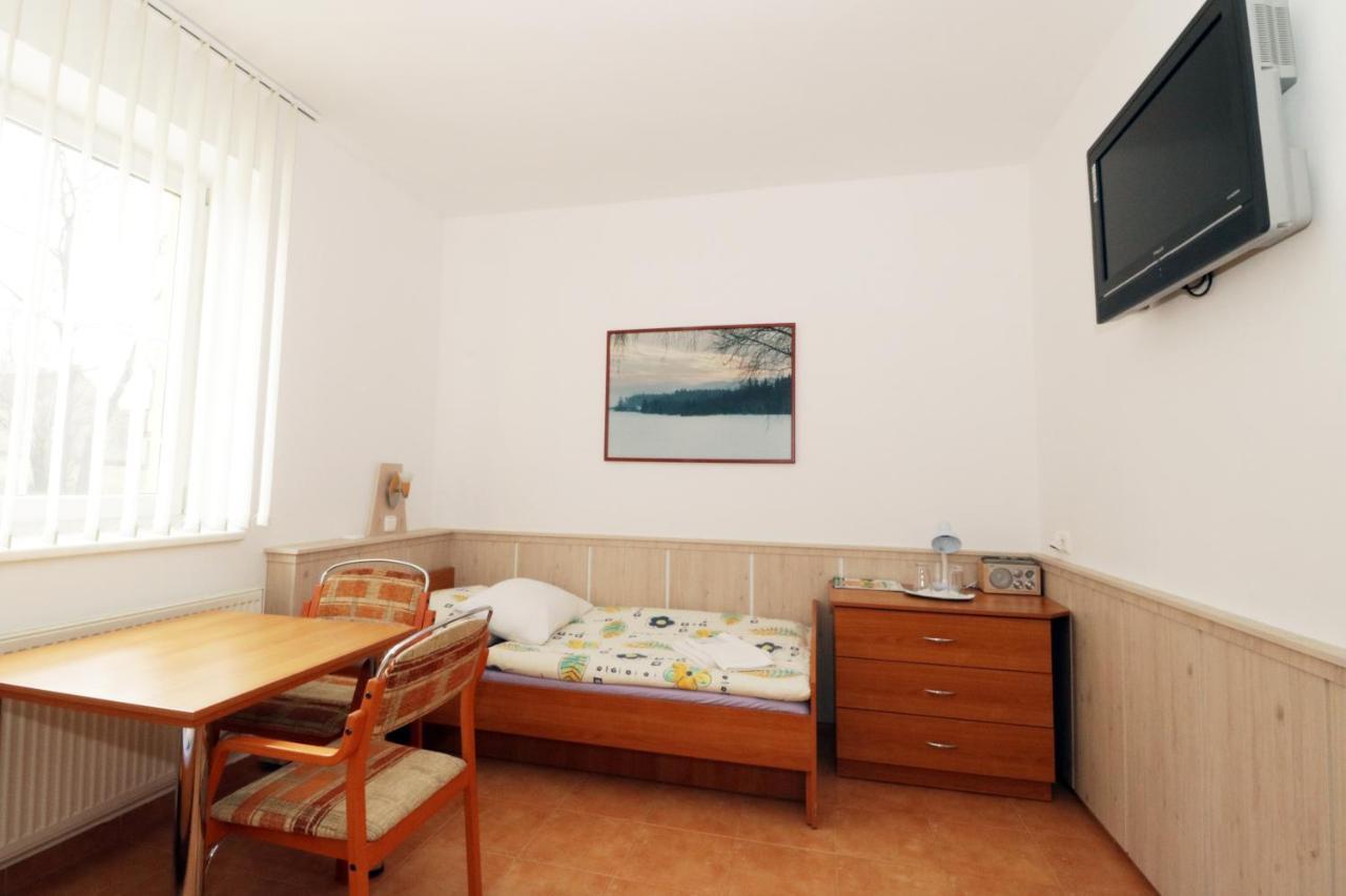 Penzion Hůrka Hotel Dolni Libchavy Bagian luar foto