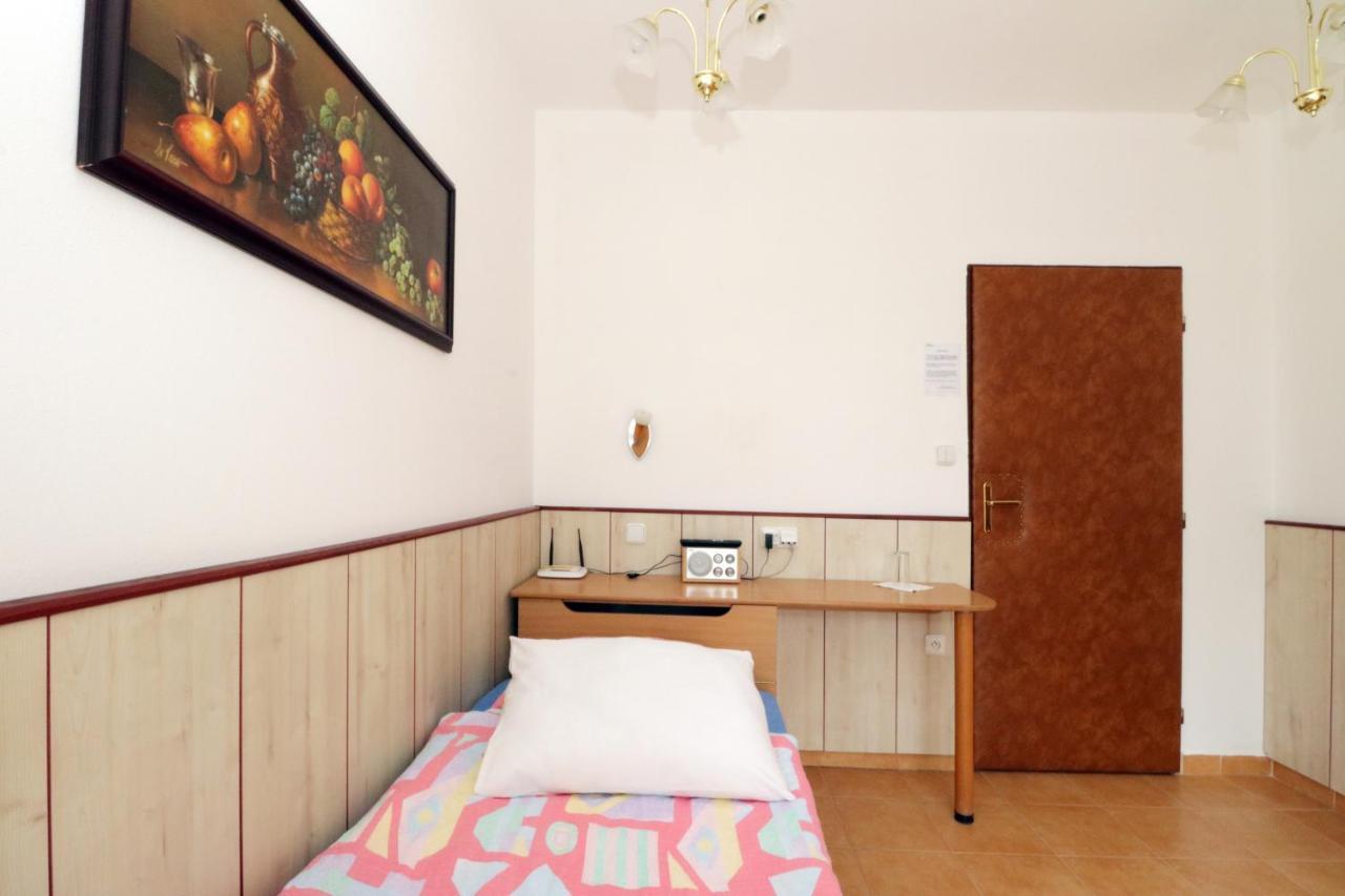 Penzion Hůrka Hotel Dolni Libchavy Bagian luar foto