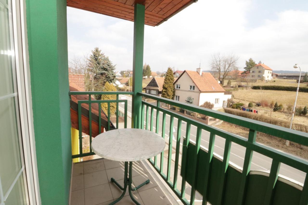 Penzion Hůrka Hotel Dolni Libchavy Bagian luar foto