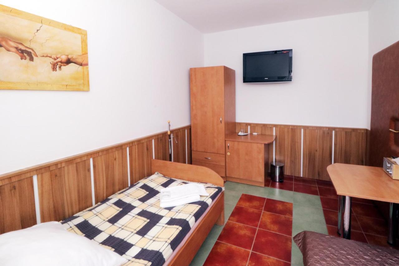 Penzion Hůrka Hotel Dolni Libchavy Bagian luar foto