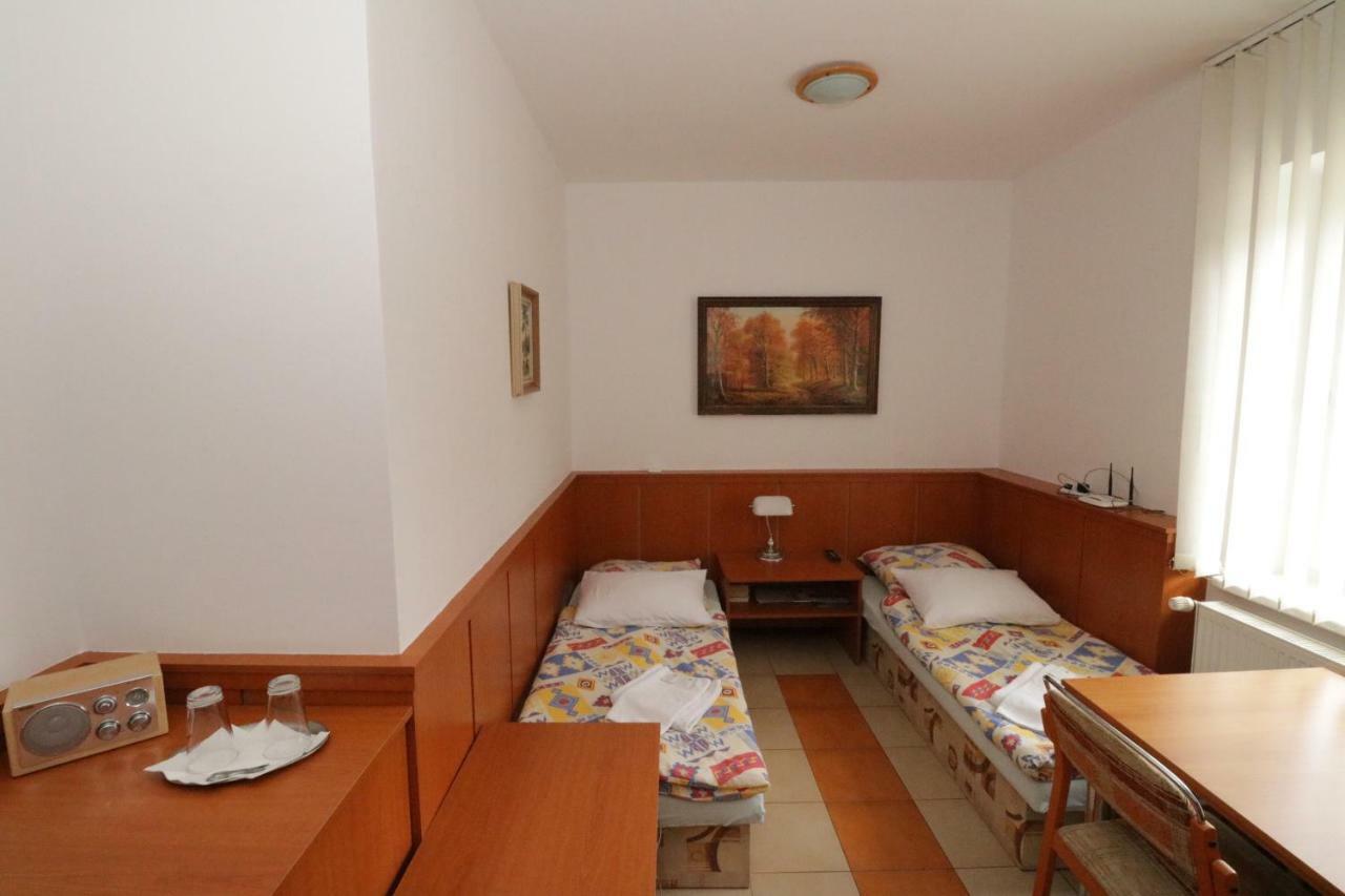 Penzion Hůrka Hotel Dolni Libchavy Bagian luar foto