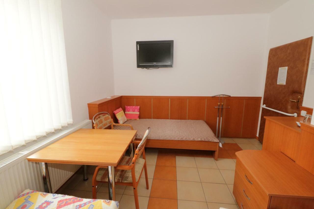 Penzion Hůrka Hotel Dolni Libchavy Bagian luar foto