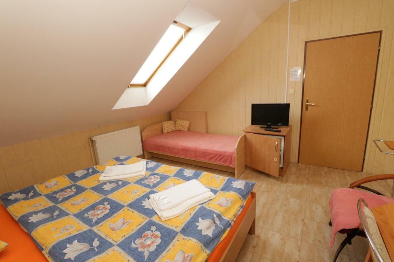 Penzion Hůrka Hotel Dolni Libchavy Bagian luar foto