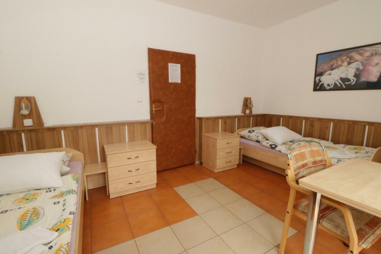 Penzion Hůrka Hotel Dolni Libchavy Bagian luar foto
