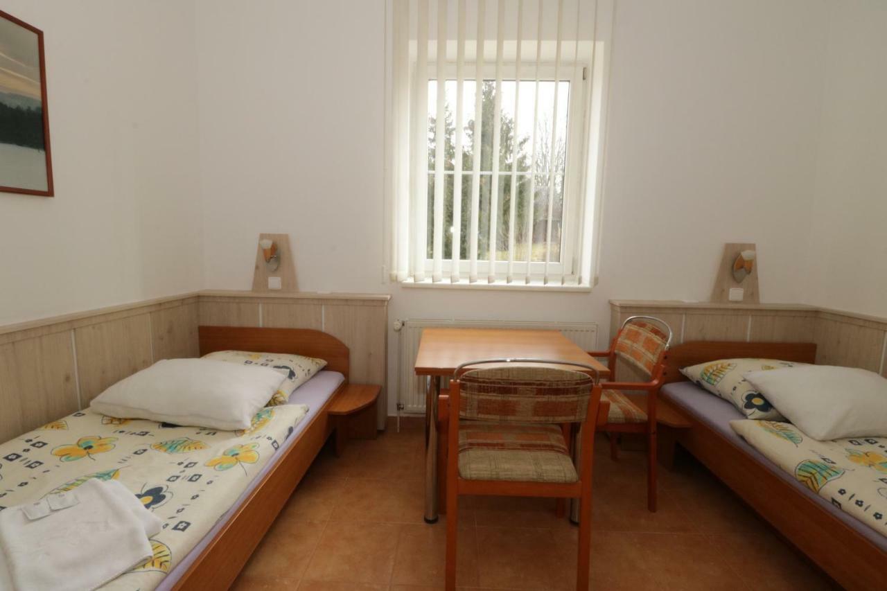 Penzion Hůrka Hotel Dolni Libchavy Bagian luar foto