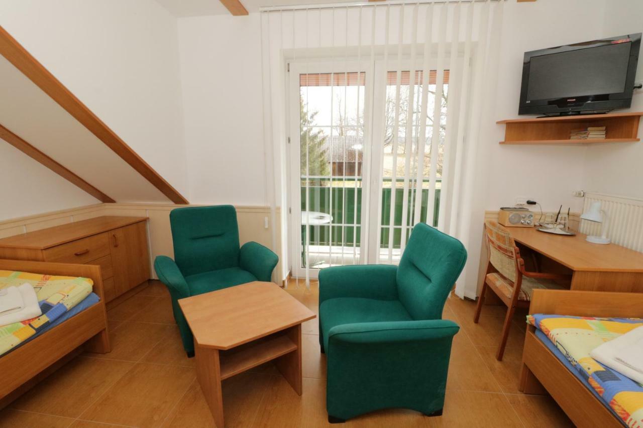 Penzion Hůrka Hotel Dolni Libchavy Bagian luar foto