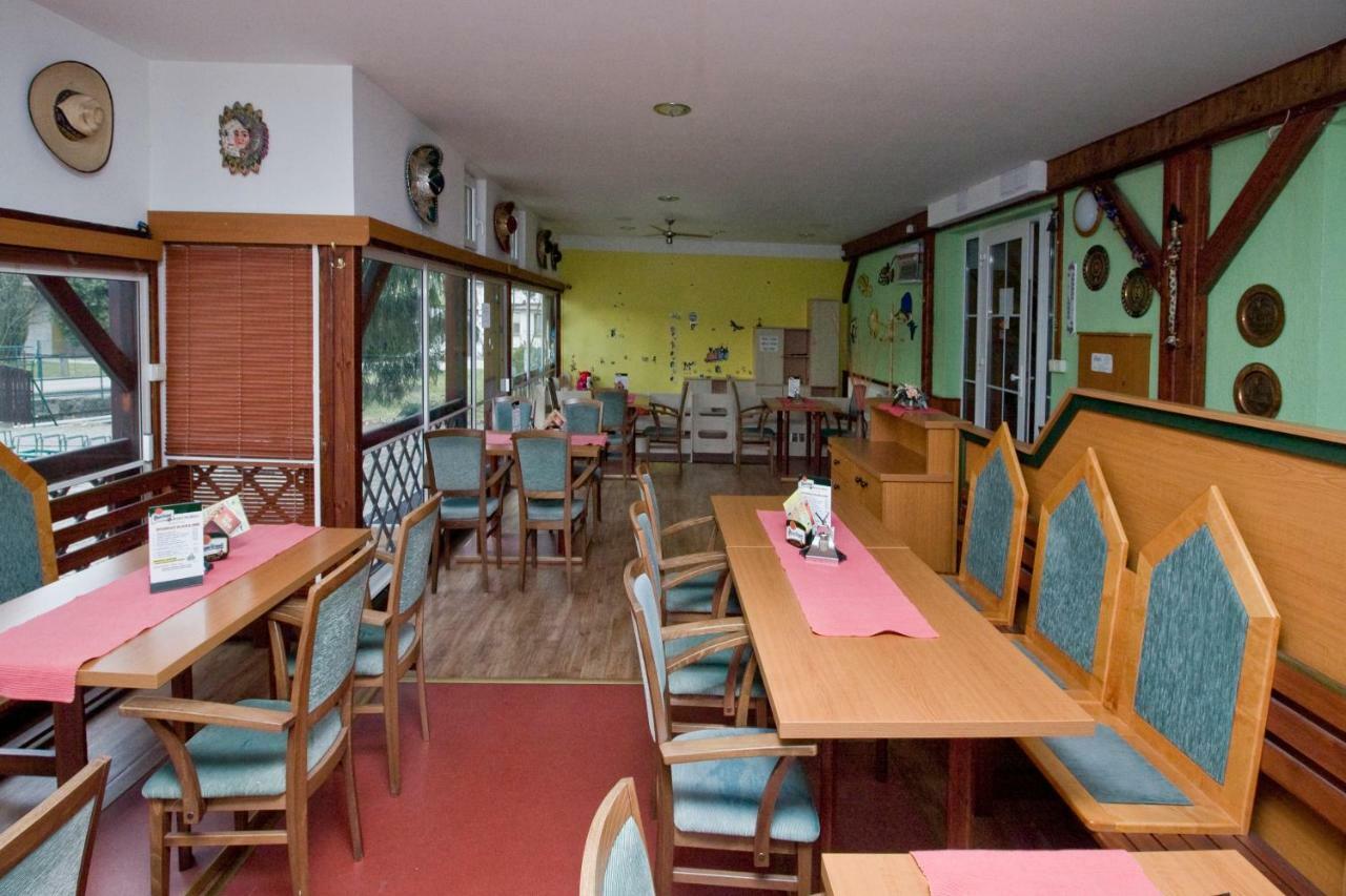 Penzion Hůrka Hotel Dolni Libchavy Bagian luar foto
