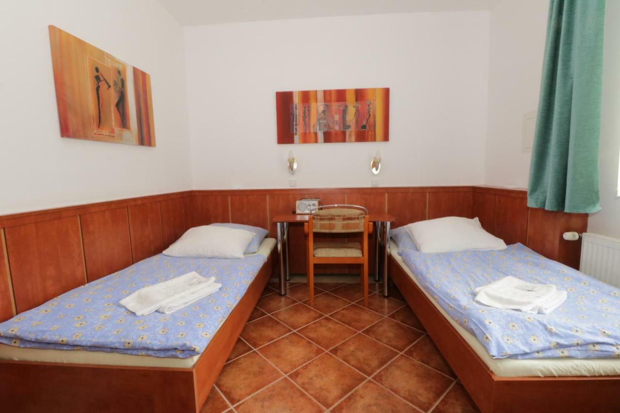 Penzion Hůrka Hotel Dolni Libchavy Bagian luar foto