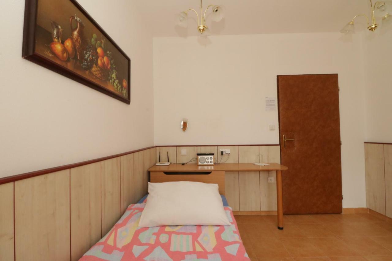 Penzion Hůrka Hotel Dolni Libchavy Bagian luar foto